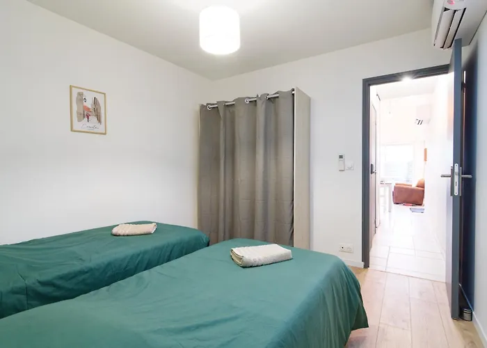 Du Cellier - Jardin Et Terrasse *